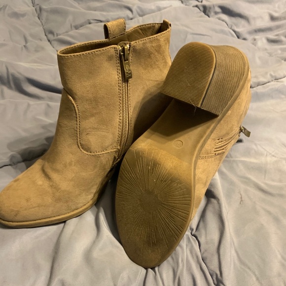 Booties - Picture 4 of 4